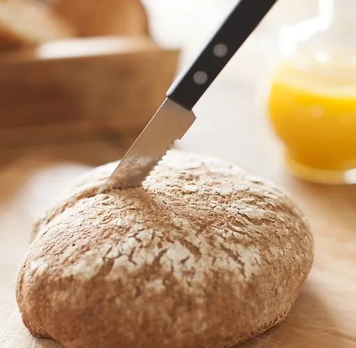 Gasterij Landschot Bed and Breakfast 3*